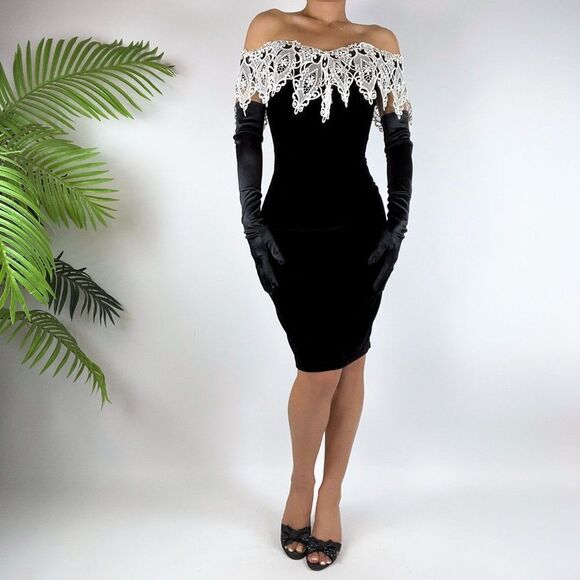Jessica McClintock Dresses & Skirts - Vintage 90s Gunne Sax Elegant Black Gothic Velvet Mini Lace Prom Dress / Sz: 7/8